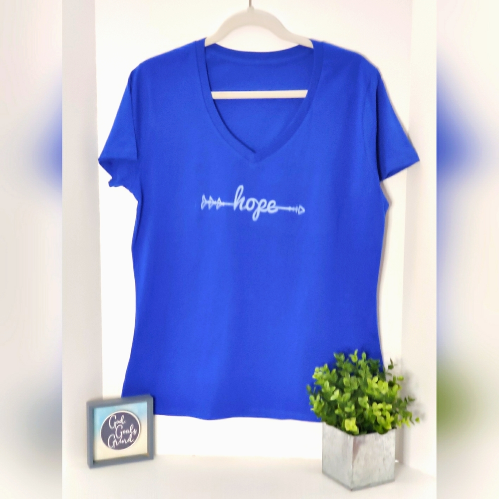 Ladies Tagless V-neck Tee & Free Gift